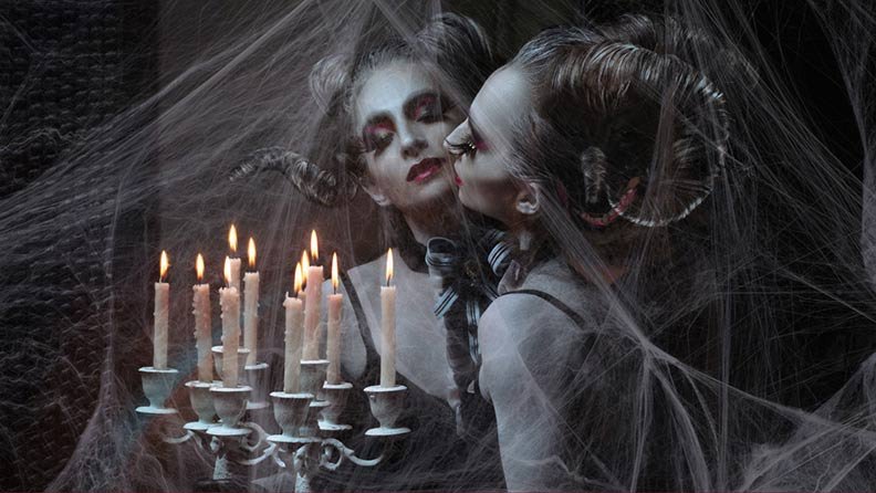 New Orleans nightclubs vampire balls and creepy conferences